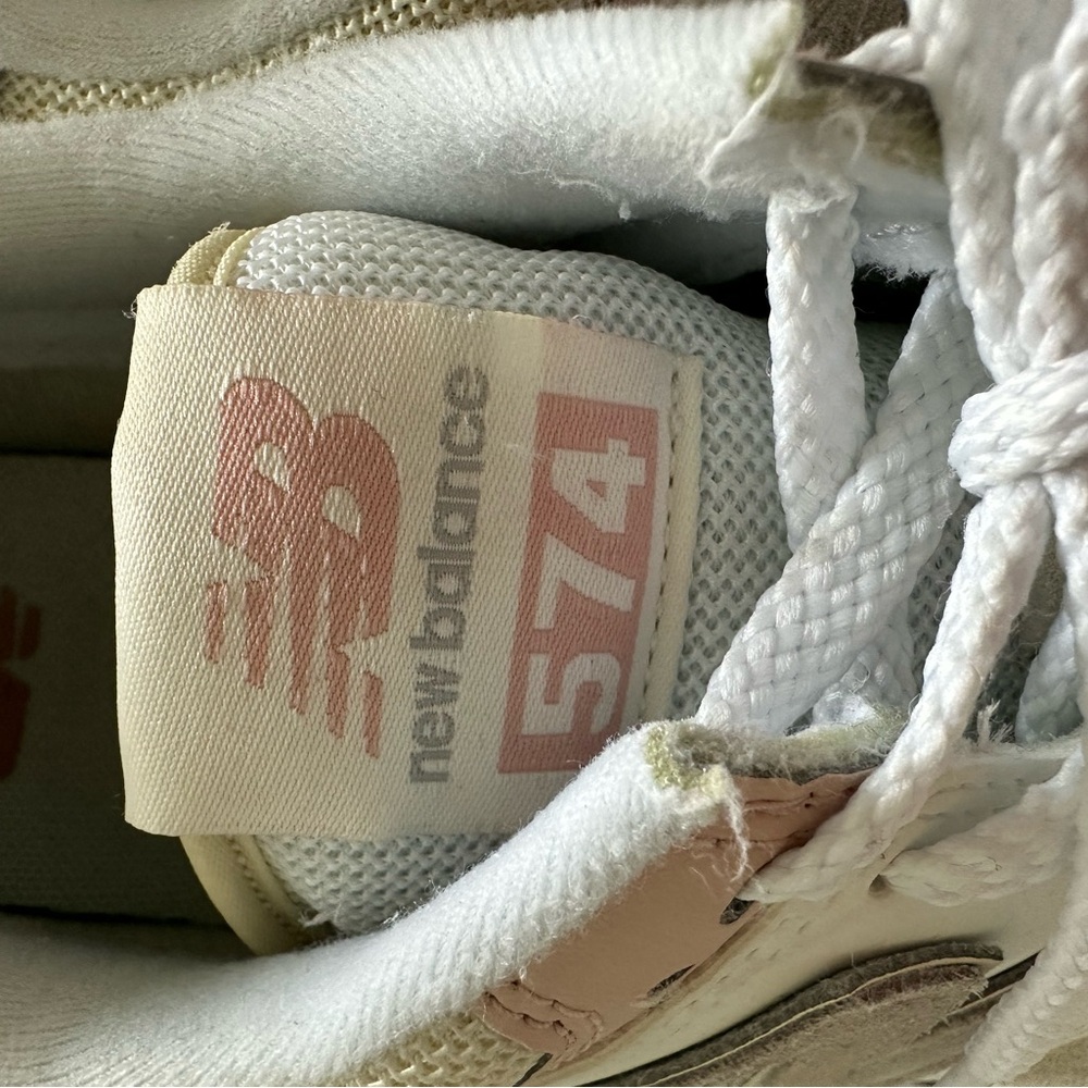 New Balance Sneaker - Picture 4 of 6